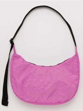 Baggu Medium Nylon Crescent Bag in Extra Pink